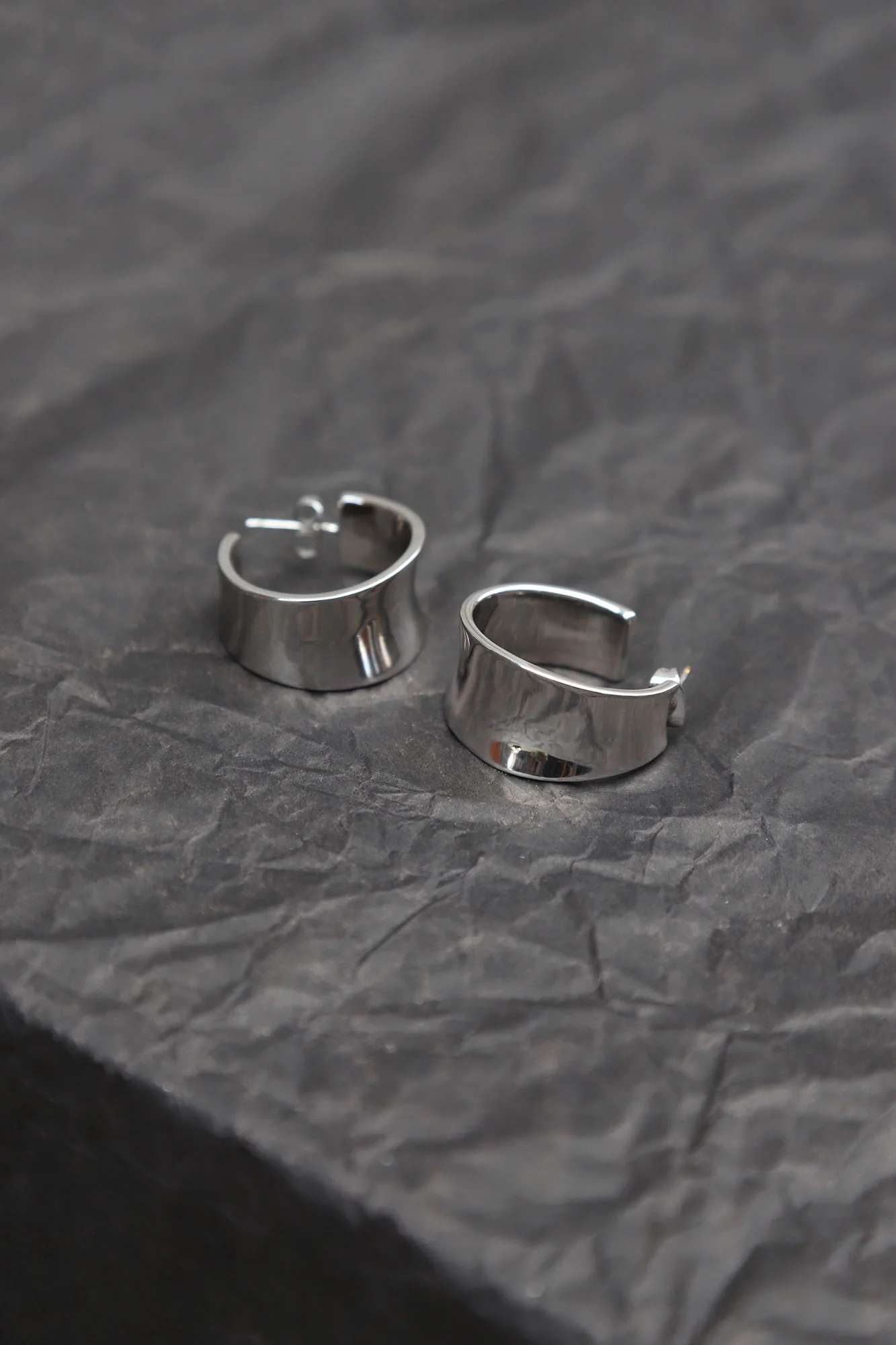 Jodie Hoop Earrings - Image 3