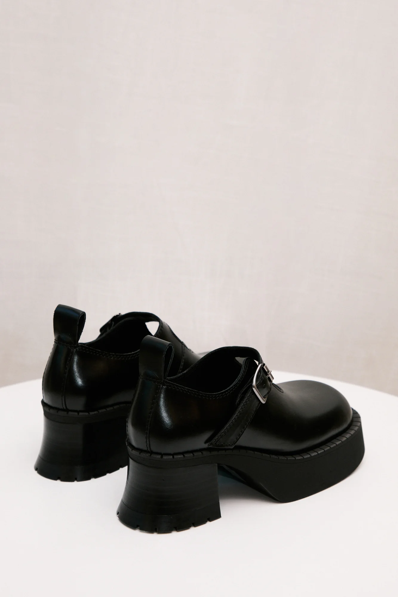 Birgit Brogues | Black - Image 4
